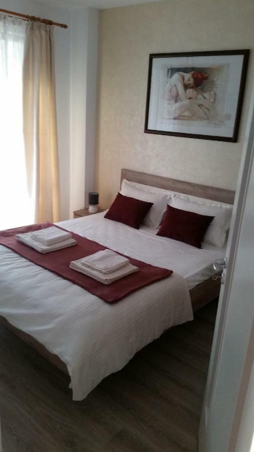 Kolonaki Domus Apartment Jászvásár Kültér fotó