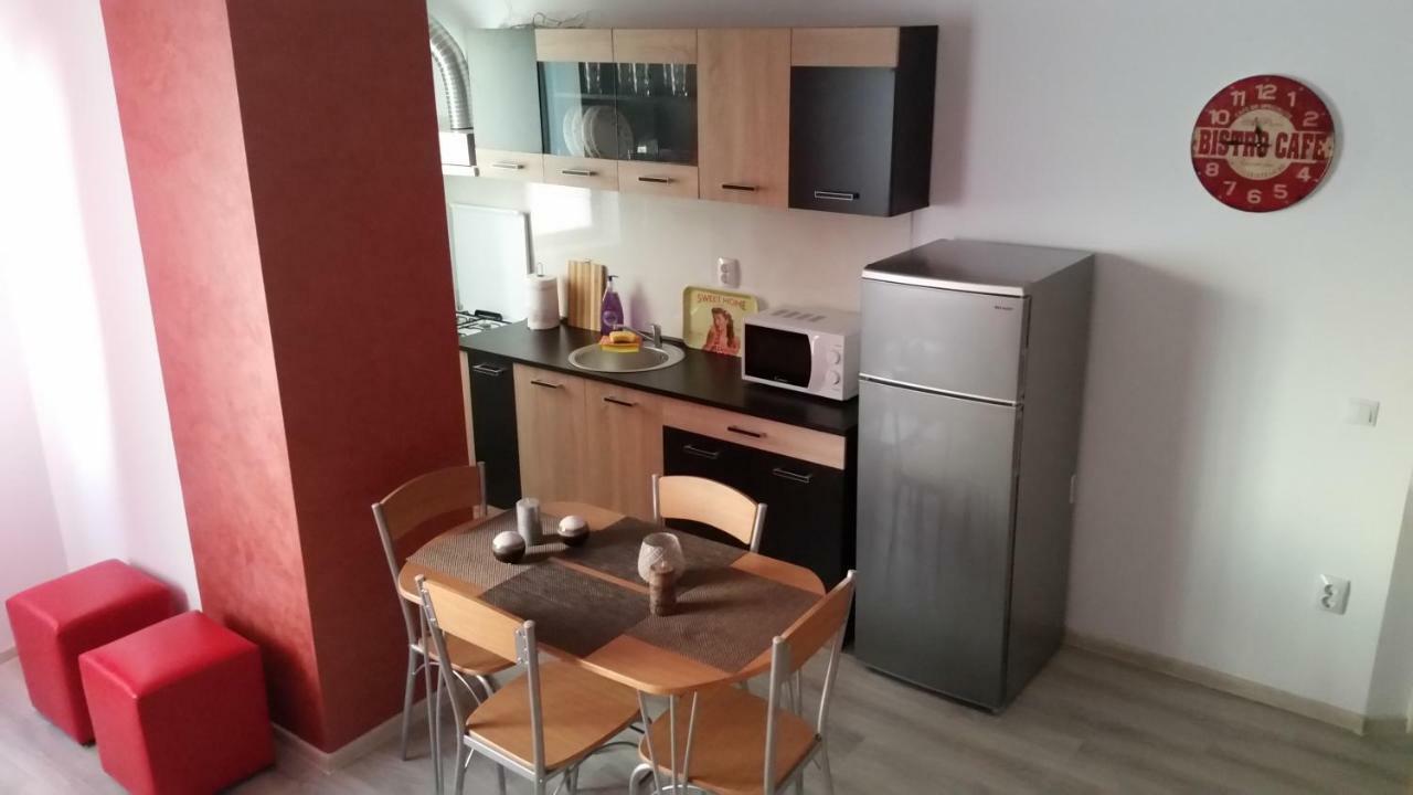 Kolonaki Domus Apartment Jászvásár Kültér fotó