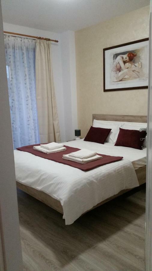 Kolonaki Domus Apartment Jászvásár Kültér fotó