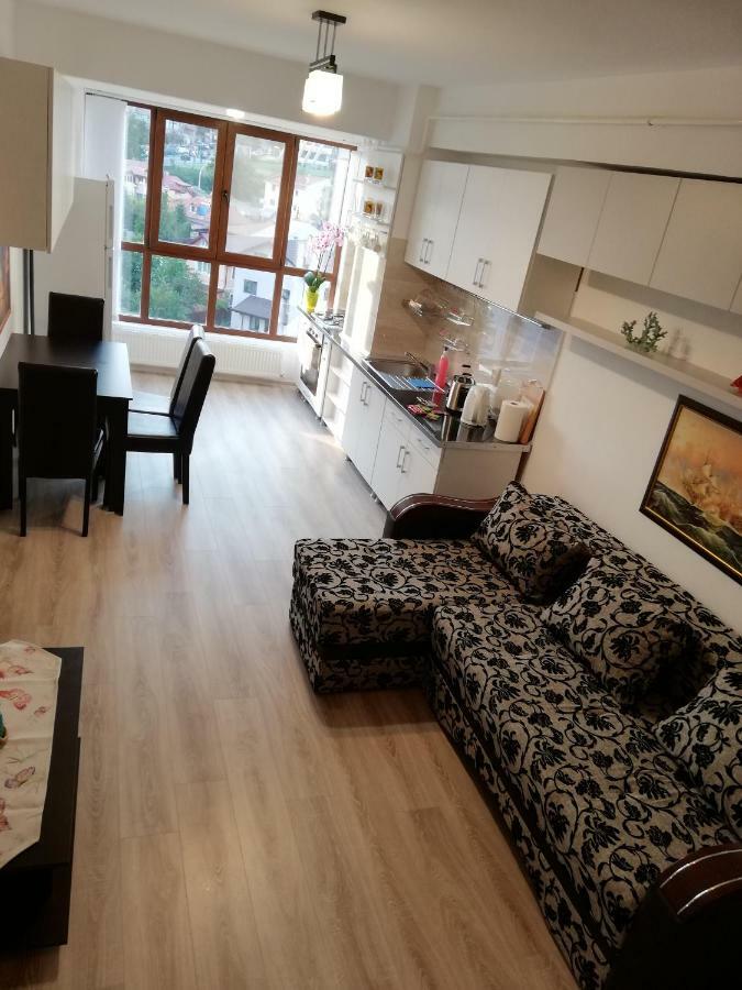 Kolonaki Domus Apartment Jászvásár Kültér fotó