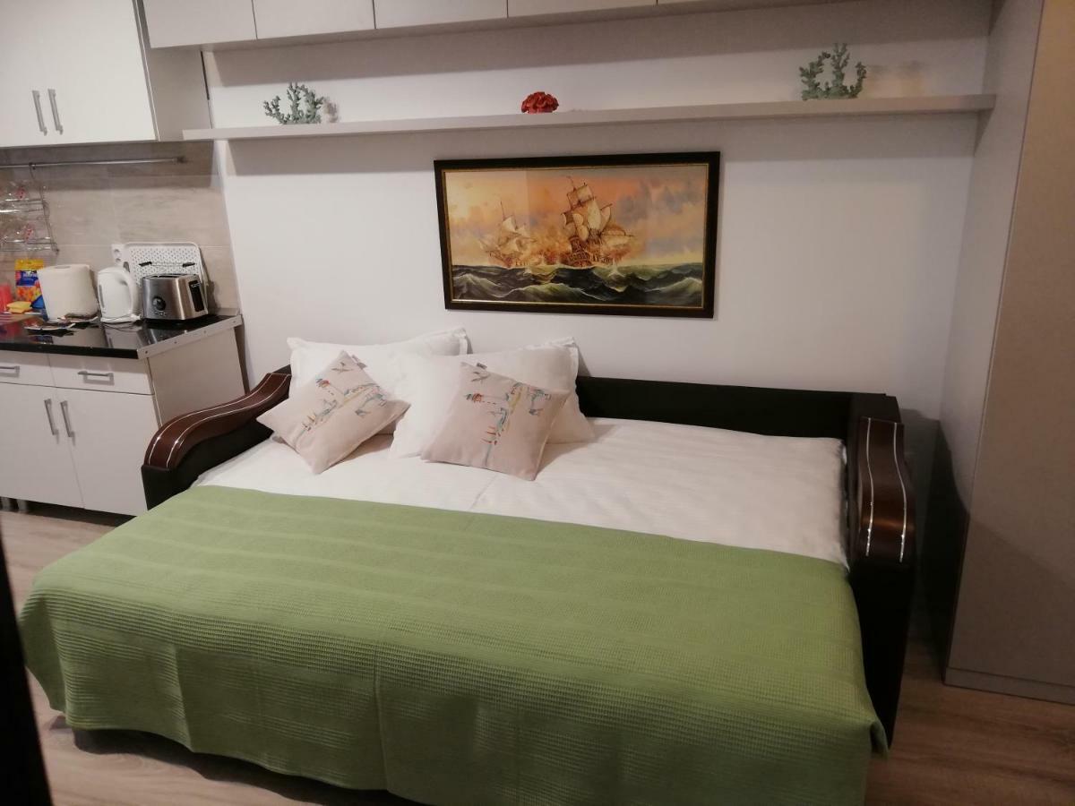 Kolonaki Domus Apartment Jászvásár Kültér fotó
