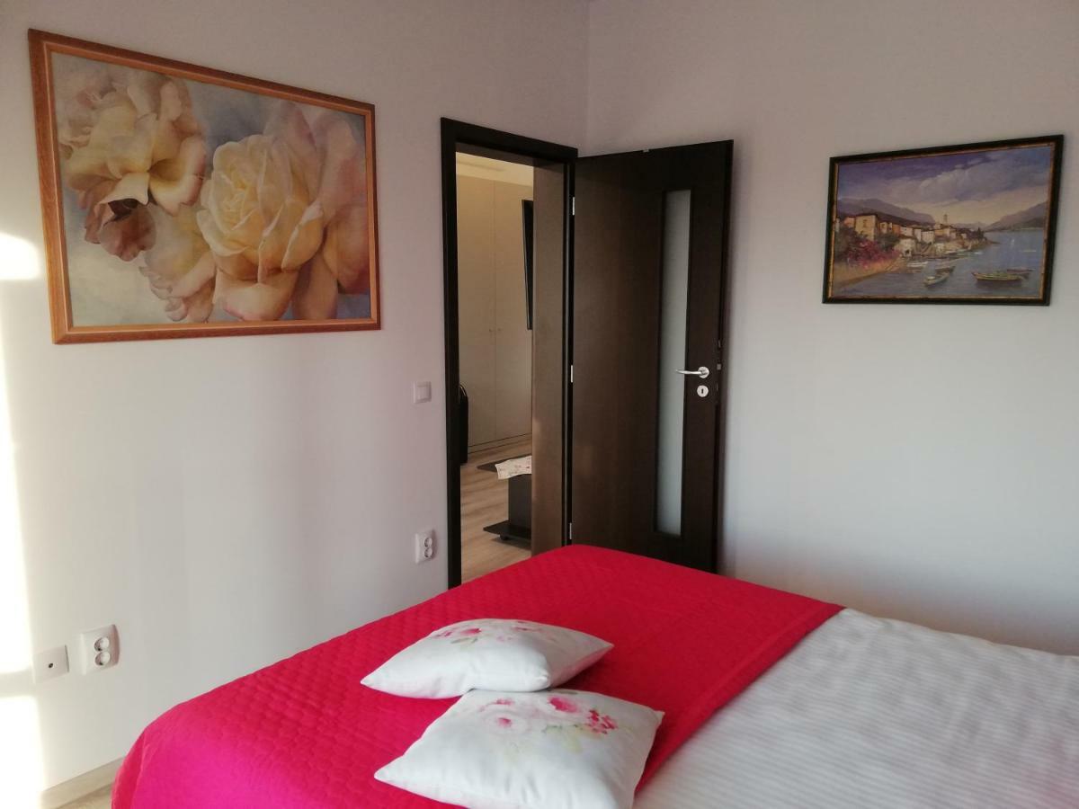 Kolonaki Domus Apartment Jászvásár Kültér fotó