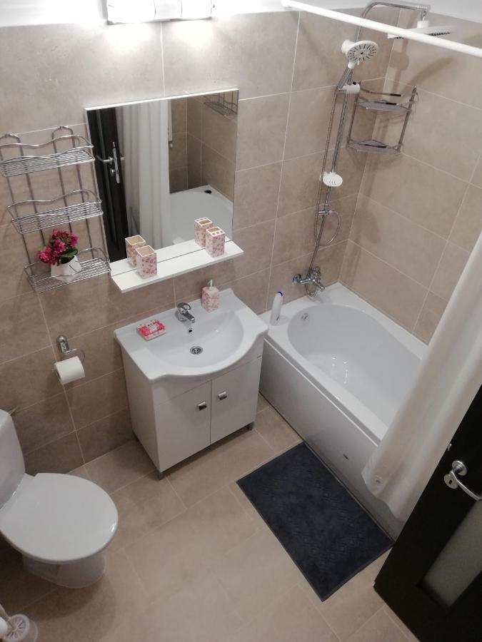Kolonaki Domus Apartment Jászvásár Kültér fotó